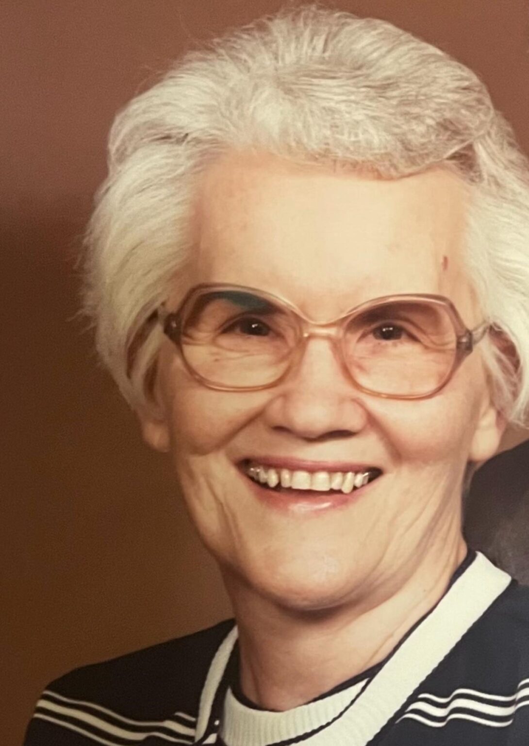 Mary Jones Obituary 2023 GeniWalactes
